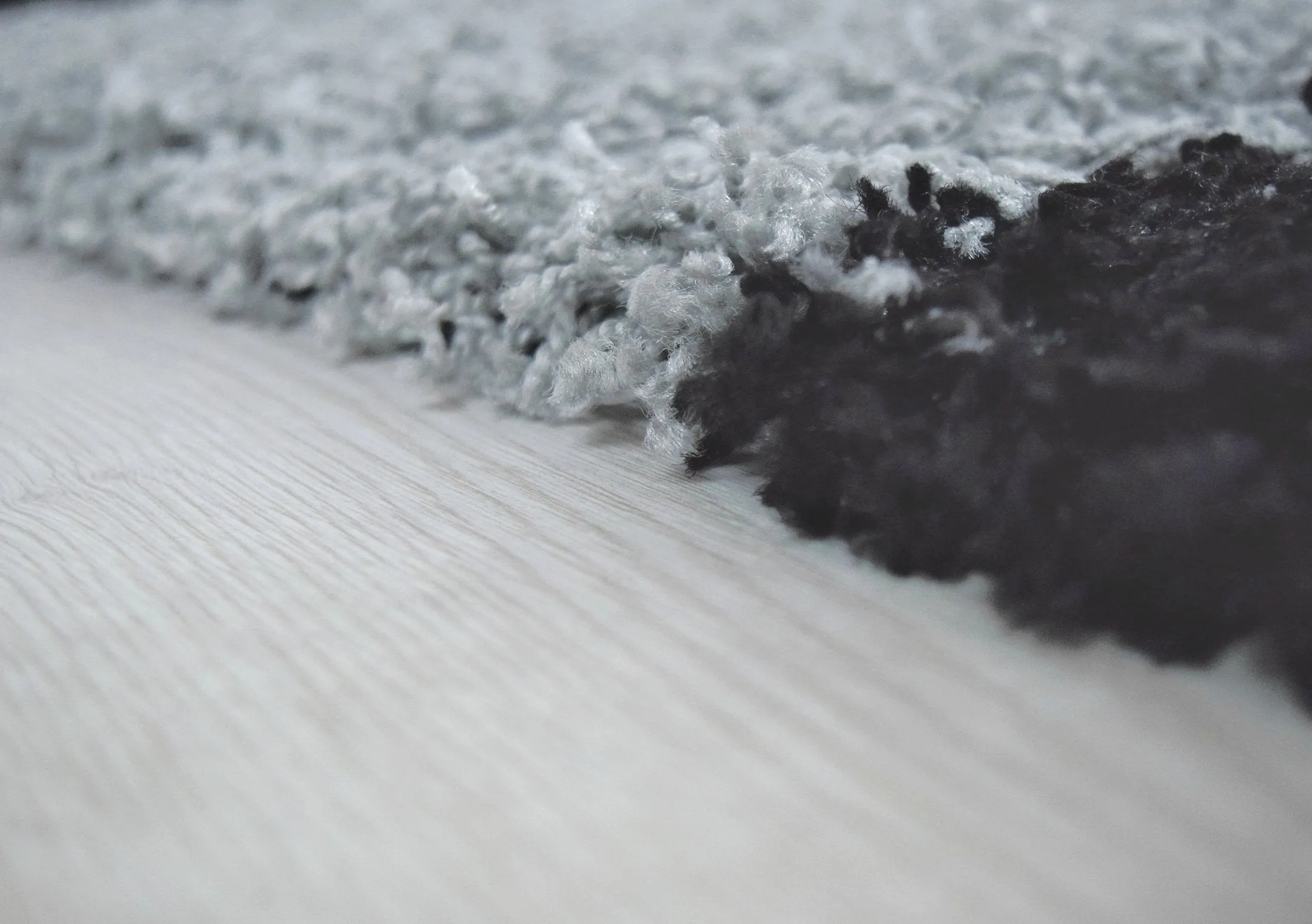 Black & Grey Checked Thick Shaggy Rug - California