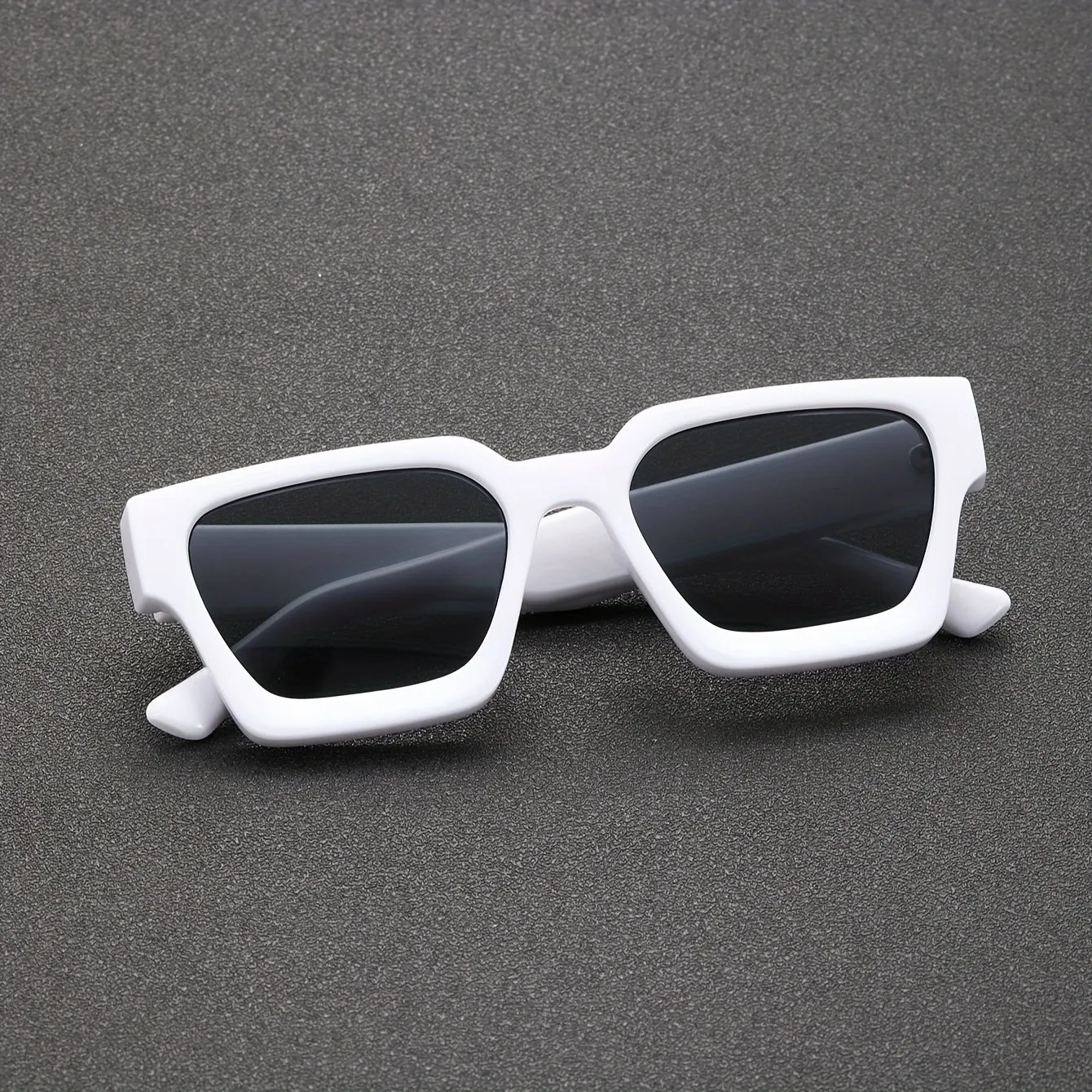 Stylish Unisex Y2K Sunglasses with Thick Square Frames