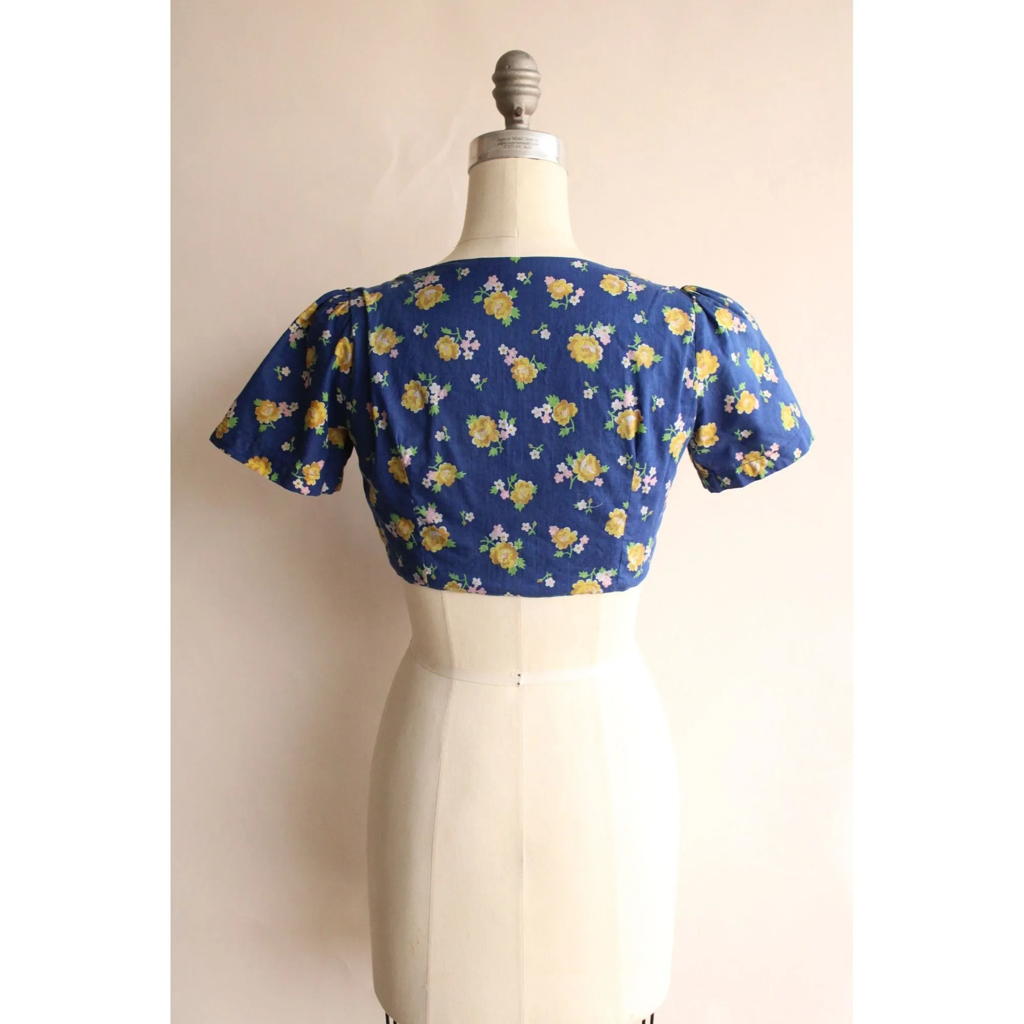 Vintage 1940s 1950s Cropped Tie Front Top